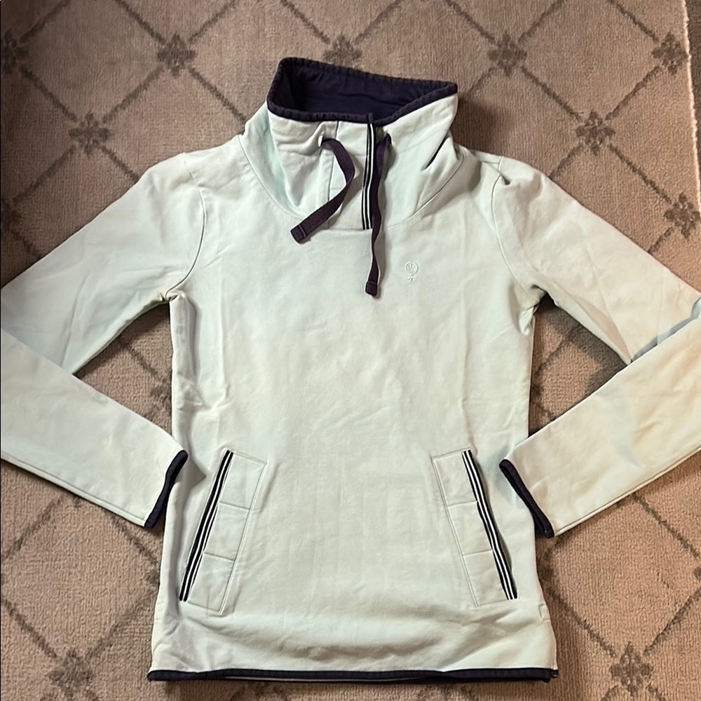 Women's Light Green Pullover Top